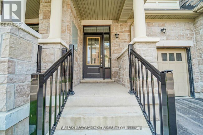 Photo du bâtiment - 13 Hallmark Way