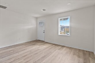 Building Photo - 5031 Mallow St