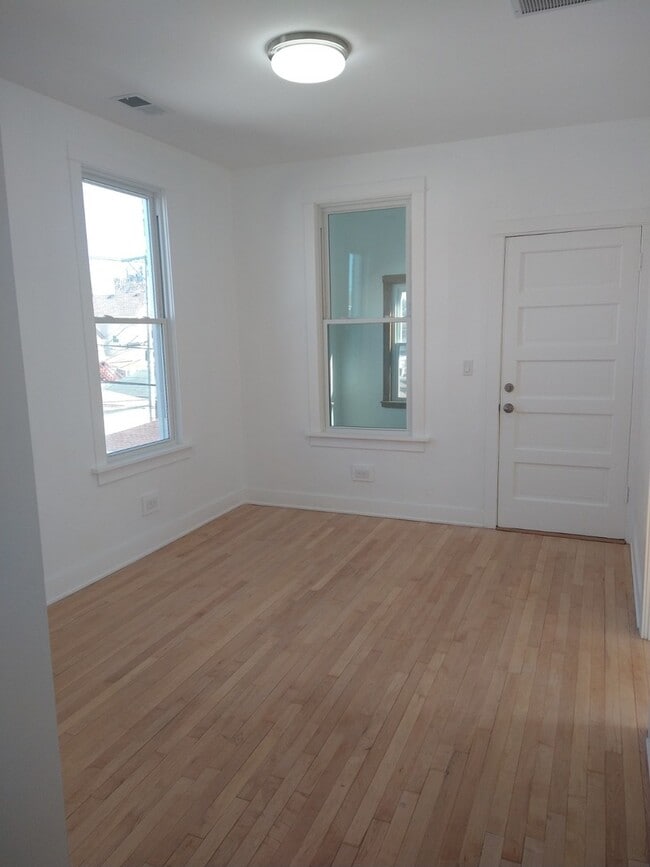 Building Photo - 2021 W 47th St