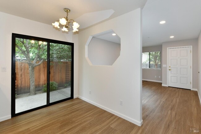 Building Photo - 2833 Marin St