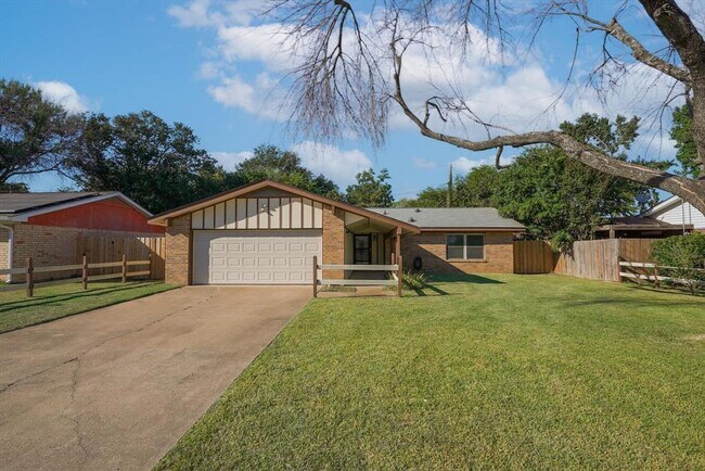 Foto del edificio - 3507 Hummingbird Ln