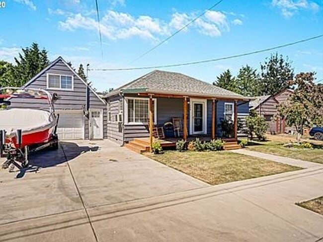 Building Photo - Charming 2 bed, 1 bath with BONUS 3rd room