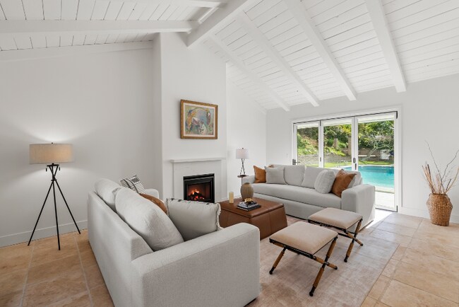 Foto del edificio - 10825 Savona Rd