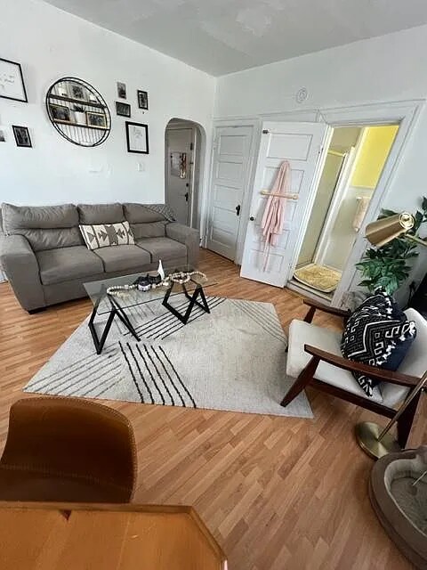 Foto del edificio - 5718 Ellsworth Ave