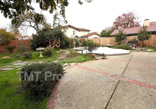 Foto del edificio - 2 Polvadera Ct