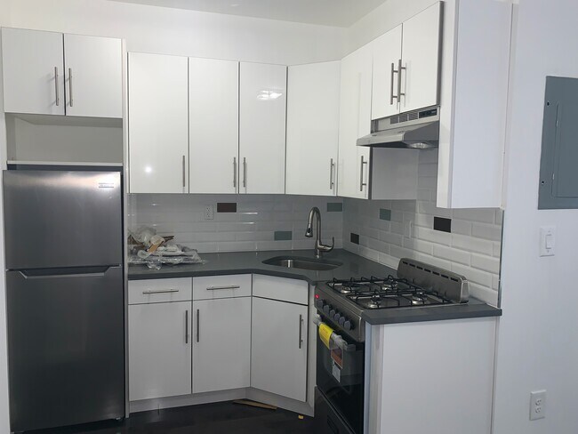 Kitchen - 894 Rogers Ave