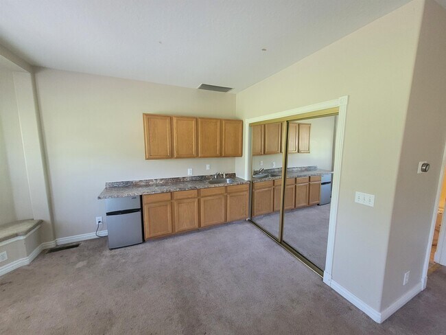 Foto del edificio - 350 N Fairway Dr