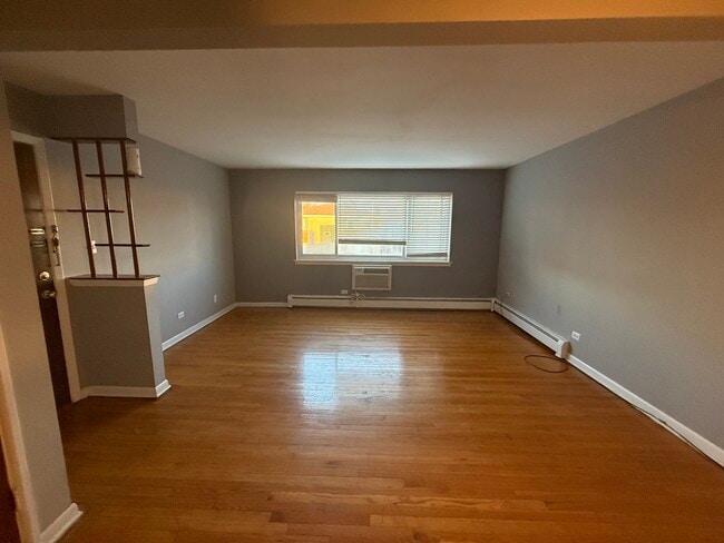 Building Photo - 9575 Maple Dr