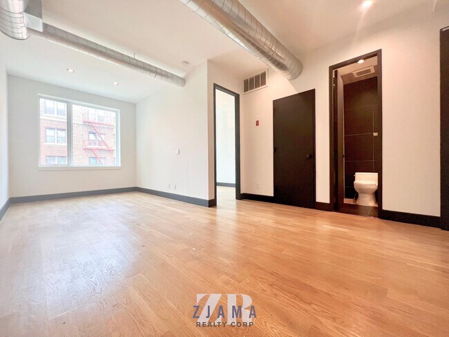 Foto del edificio - 244 Hawthorne St
