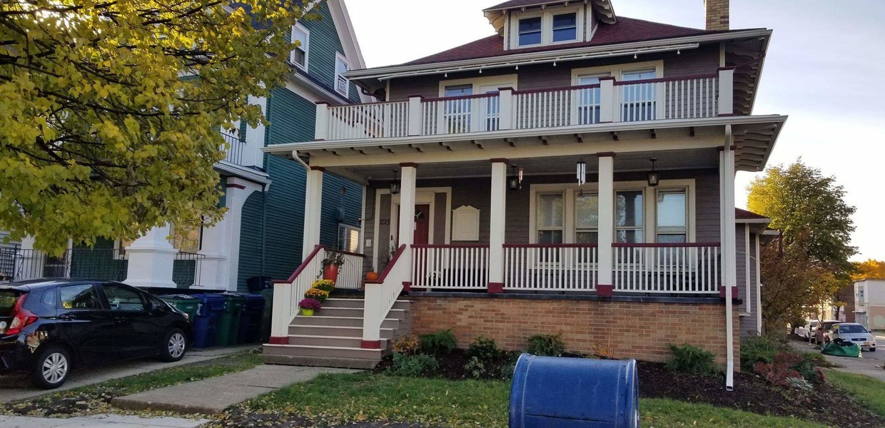 Primary Photo - 223 Lafayette Ave
