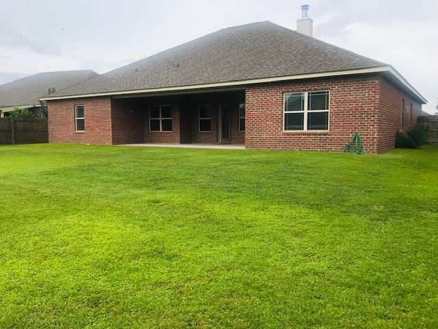 Building Photo - 10471 Chapelwood Dr