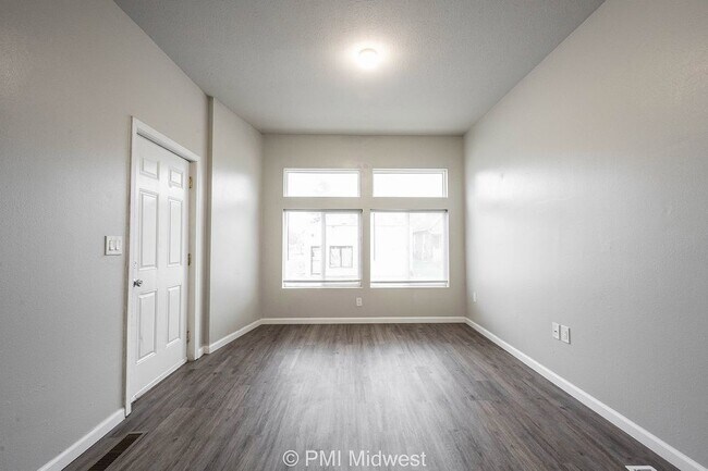 Building Photo - "Charming 2-Bedroom Retreat in Indianapoli...