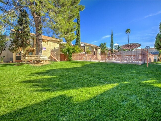 Foto del edificio - Charming 2-Bedroom, 2-Bath Home with Community Pool