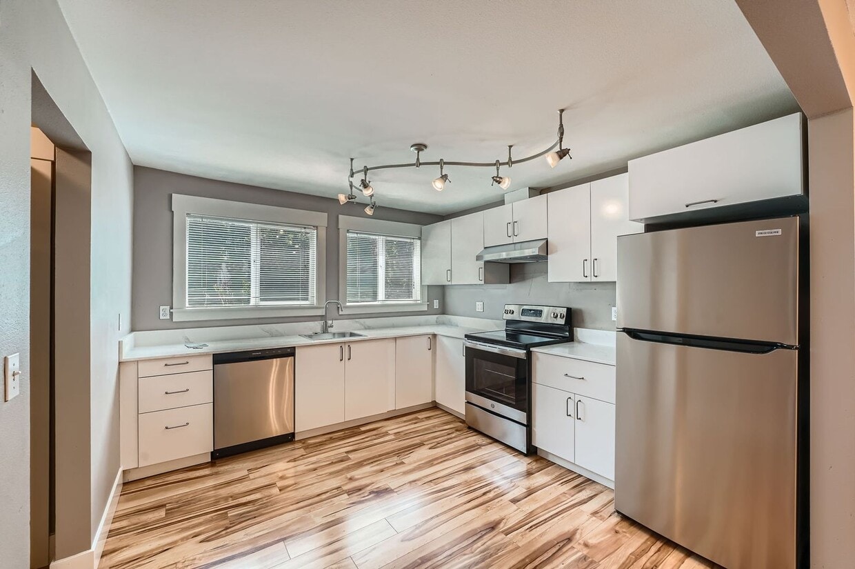 Primary Photo - Amazing 3bed/1bath Fourplex with Backyard!