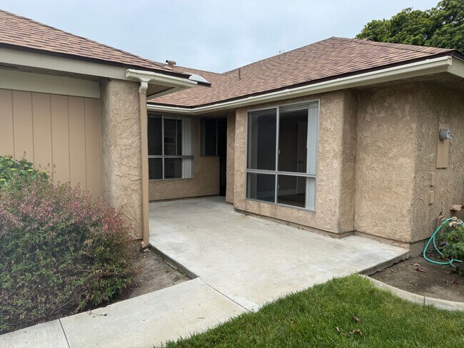 Building Photo - Coronado II with a 2 car garage in Leisure...