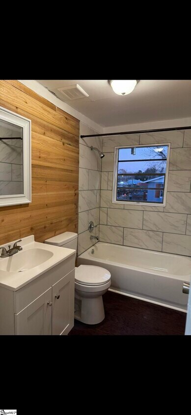 Foto principal - 212 Short Peeler St