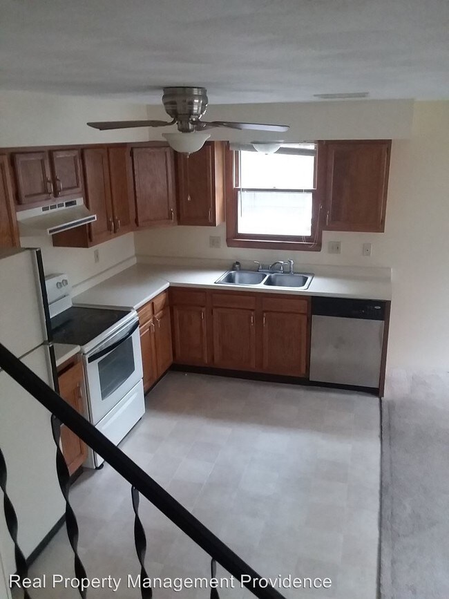 Foto del edificio - 1 br, 1 bath Apartment - 19 Stone St. Apt #1