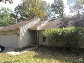 Building Photo - 1013 Nicole Dr