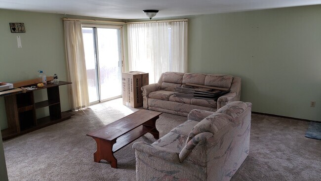 Sala de estar - 110 Hoag Cross Rd