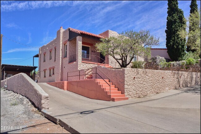 Foto del edificio - 615 E University Ave