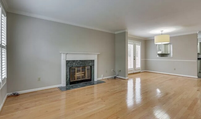 Foto del edificio - 3726 Meadowbrook Ave