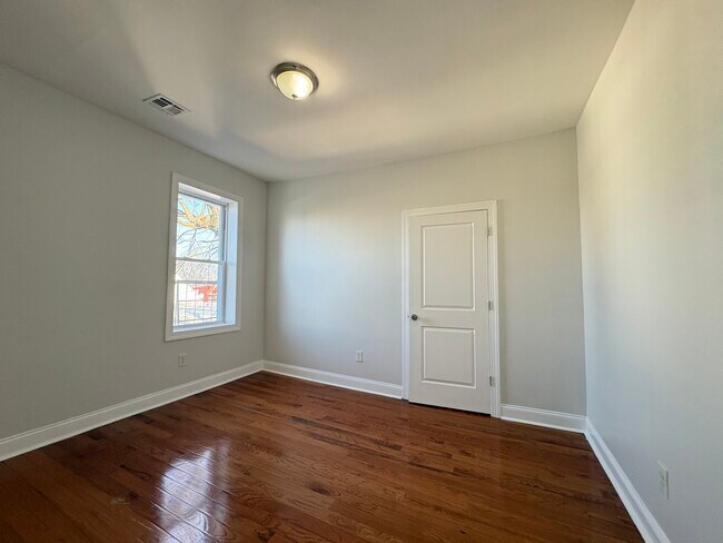 162 Bergen Ave 4B - 161 Bergen Ave