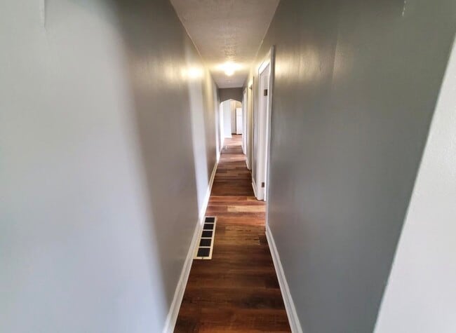 Building Photo - 2501 English Ave