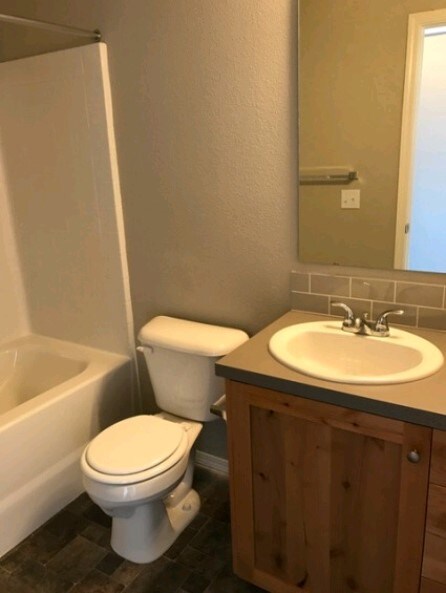 Foto del edificio - 1322 S Edgewater Cir