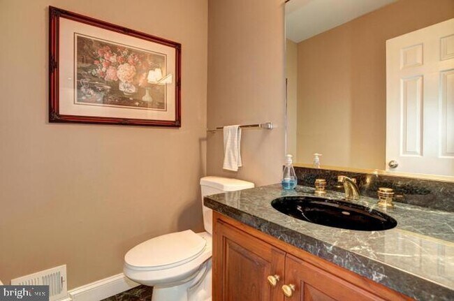 Foto del edificio - 9915 S Glen Rd