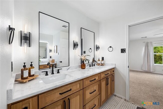 Foto del edificio - 264 Tierra Grande