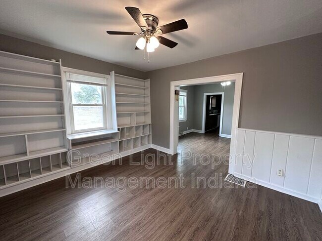 Foto del edificio - 1202 E 8th St