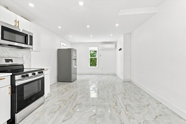 Building Photo - 1119 N 41st St