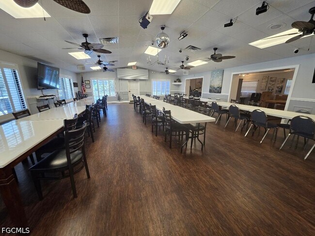 Foto del edificio - 9970 Sailview Ct