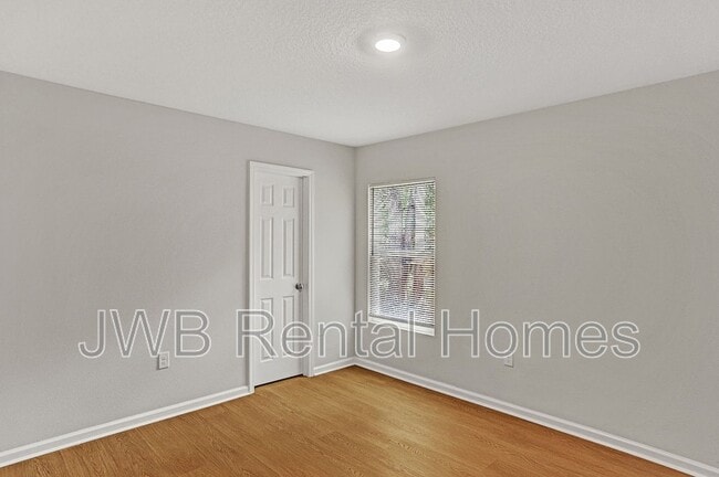Building Photo - 6009 Dunmire Ave