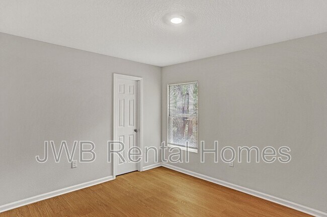 Foto del edificio - 6009 Dunmire Ave