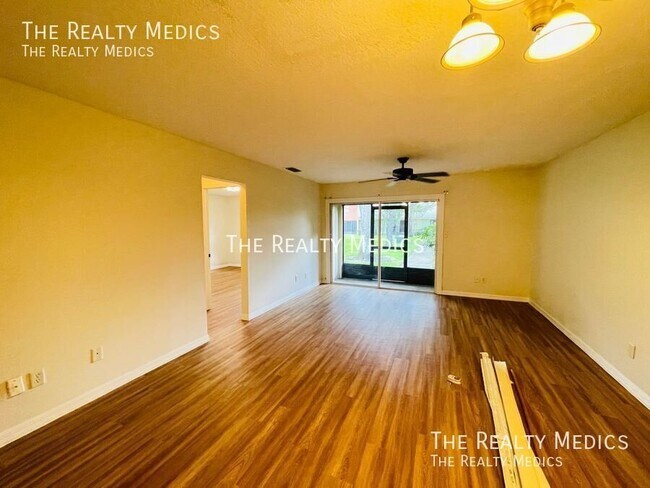 Building Photo - 4874 Tangerine Ave