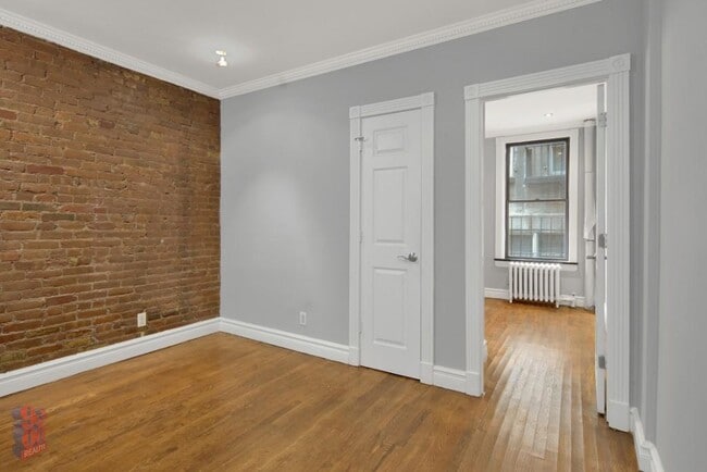 Building Photo - 221 E 23rd St