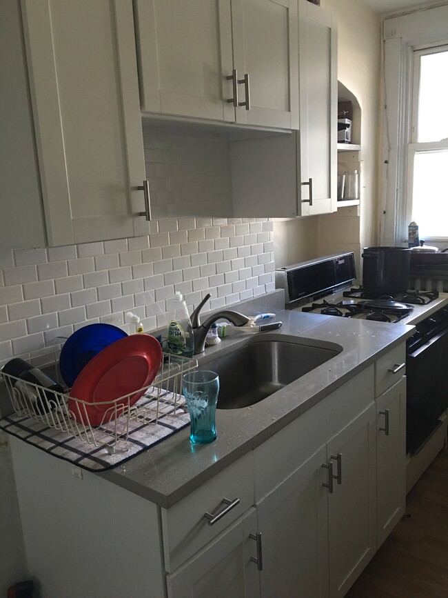 Foto del edificio - 3258 Dawson St