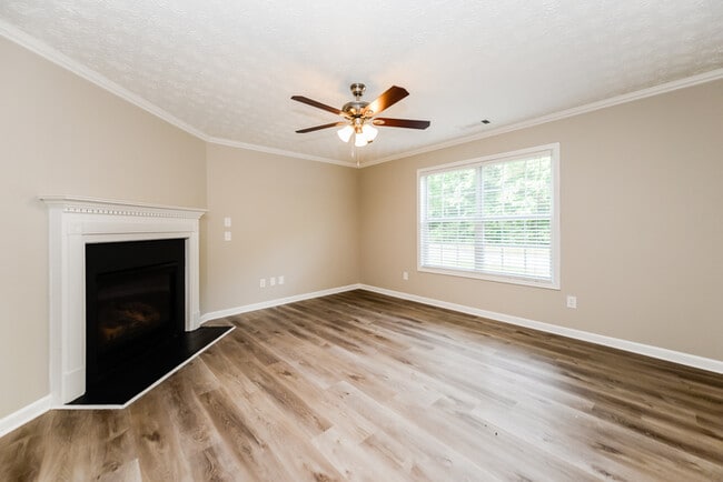 Foto del edificio - 700 Castlebrooke Dr SE