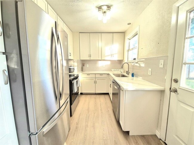 Building Photo - 1707 Palo Duro Rd