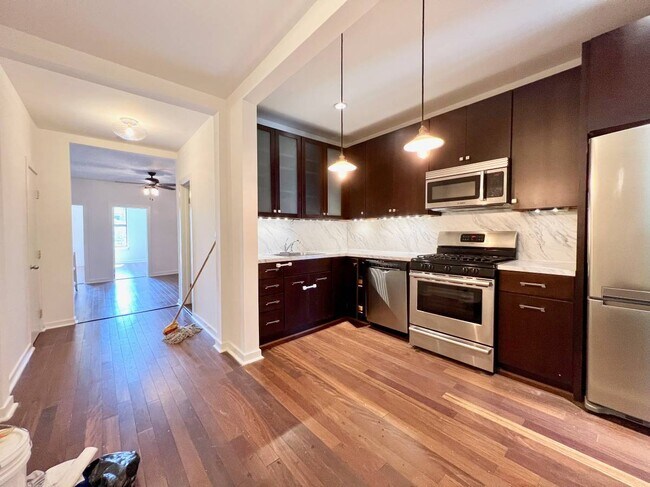 Interior Photo - 720 Degraw St