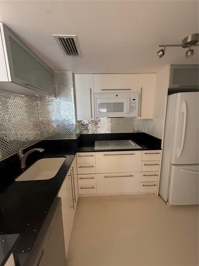 Foto del edificio - 770 Claughton Island Dr