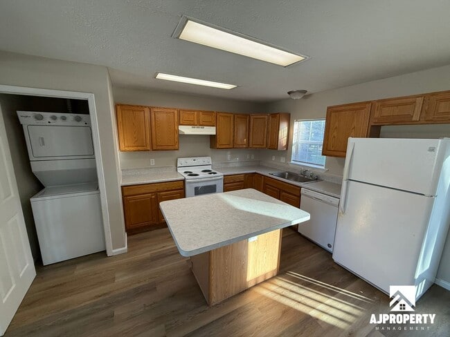 Foto del edificio - 931 S Newcomb Ave