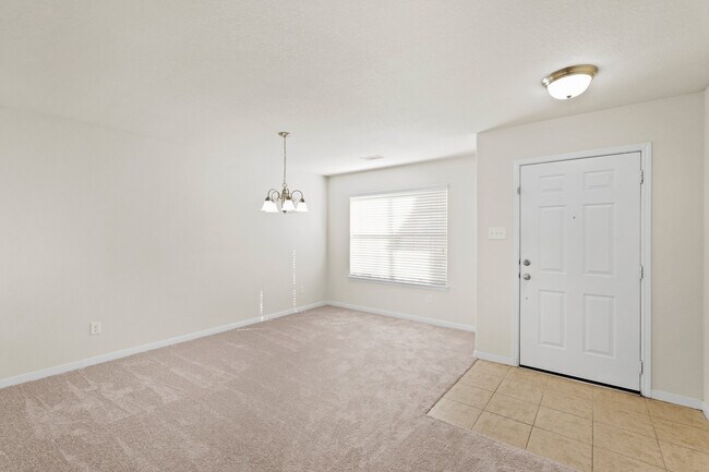 Foto del edificio - 1102 Honeysuckle Vine Dr