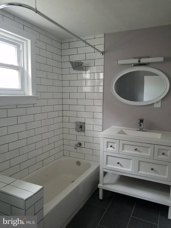 186 Gibbsboro Rd Unit 4, Clementon, NJ 08021 Room for Rent in