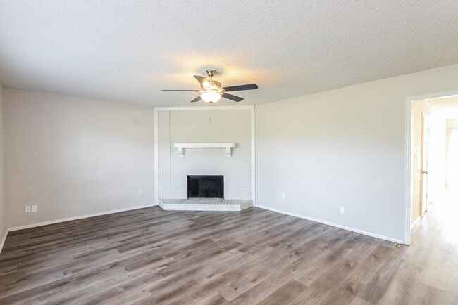 Building Photo - 1208 Grinnel Dr