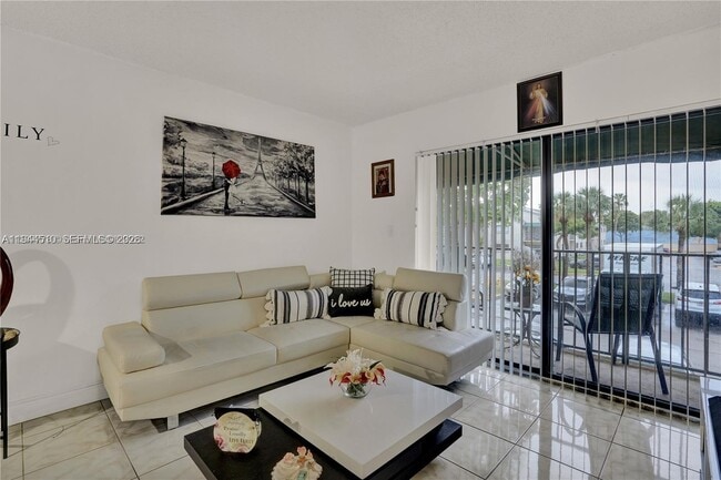 Foto del edificio - 7425 SW 152nd Ave