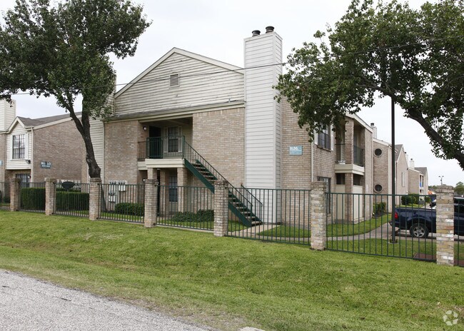 Building Photo - Remington Place Townhomes