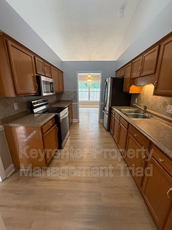 Building Photo - 3957 Cobblestone Bend Dr