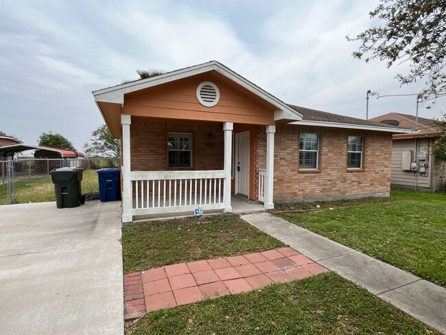 Building Photo - One Bedroom One Bath House in Flour Bluff